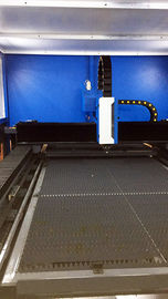 Máquina de corte do laser do CNC da fibra com tampa de tabela FL-3015-3000W da troca de Auotomatic