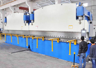 Começo em tandem da máquina de dobra do freio da imprensa do sincronizar do CNC de 320 T da placa do trapézio