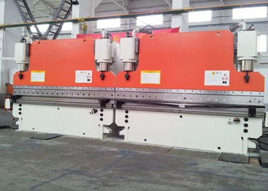 Começo em tandem da máquina de dobra do freio da imprensa do sincronizar do CNC de 320 T da placa do trapézio